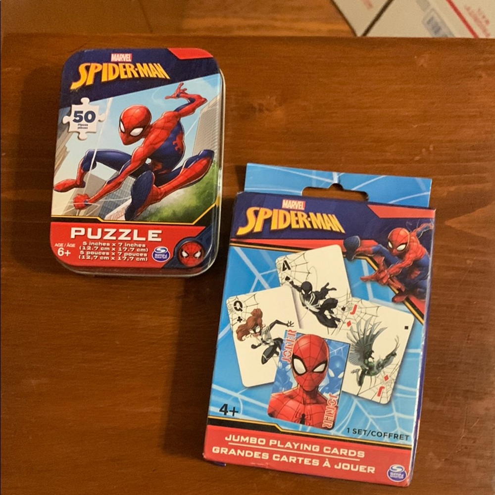 Marvel Spider-Man Puzzle and Jumbo Playing Cards Set